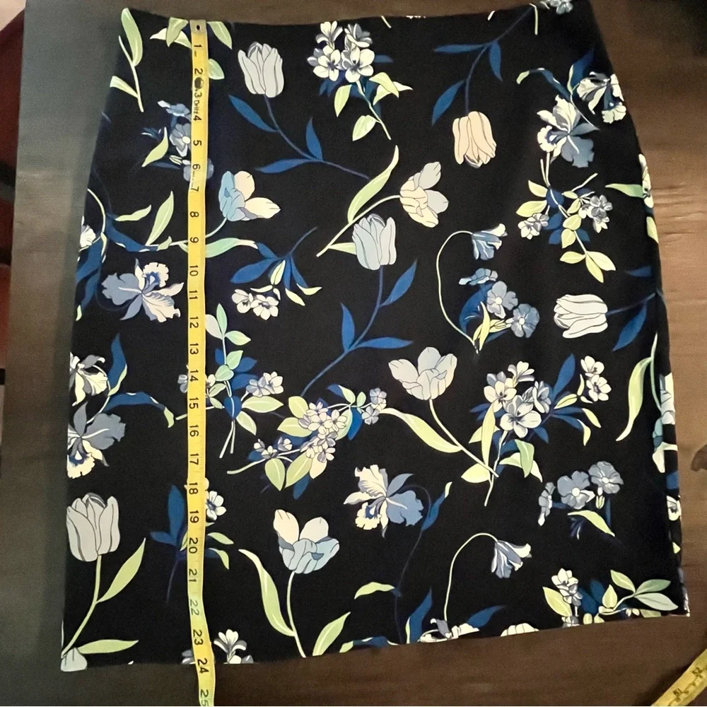 NEW Ann Taylor Factory Navy Blue Floral Straight Pencil Skirt Lined Size 16